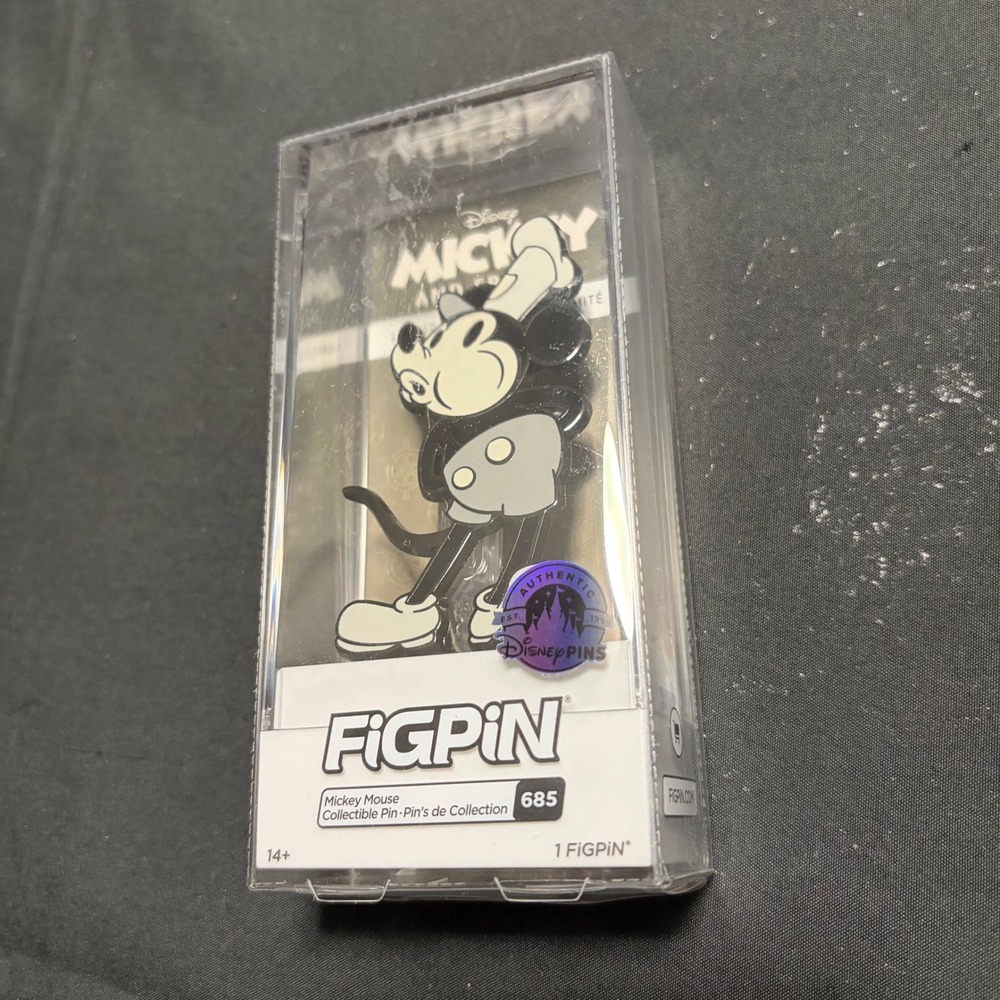 Disney Steamboat Willie Mickey Mouse FiGPiN #685 Limited Release Boxed